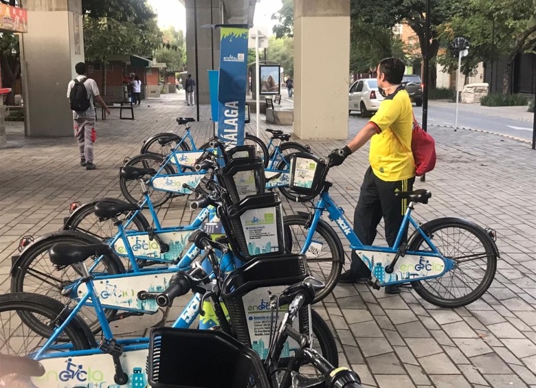 En el primer día de la puesta en marcha, de nuevo, del servicio de bicicletas EnCicla se reportaron 1.529 préstamos, informó el Área Metropolitana. FOTO JULIO CÉSAR HERRERA