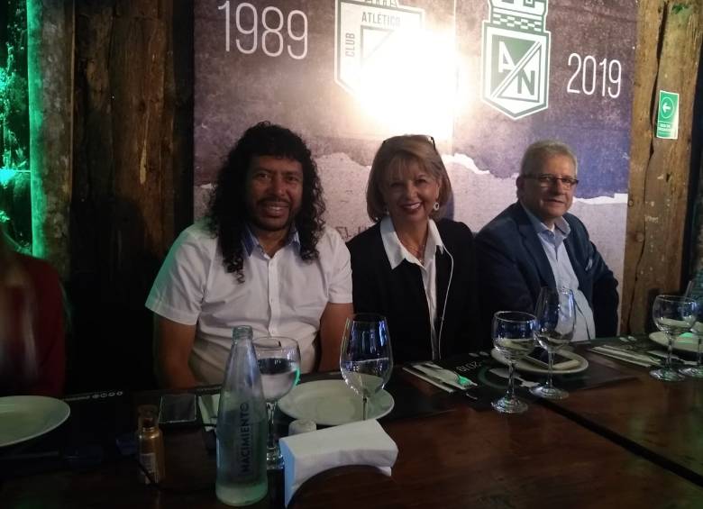 René Higuita, María Victoria Jiménez y Gilberto Giraldo. FOTO JAIME PÉREZ