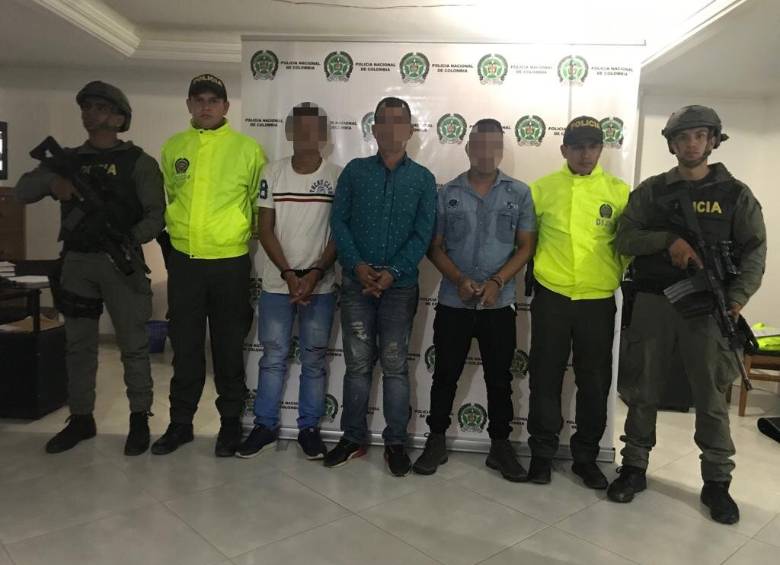 Los capturados del Bajo Cauca afrontarán cargos por concierto para delinquir con fines de homicidio y extorsión. FOTOS CORTESÍA POLICÍA ANTIOQUIA