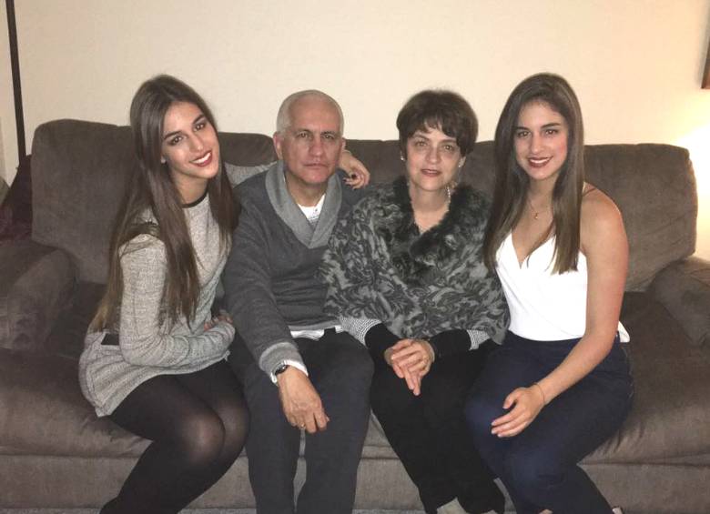 Carlos Mario Peña, su esposa e hijas murieron este sábado en un accidente de tránsito en Estados Unidos cerca a la población Cameron. Foto: Cortesía