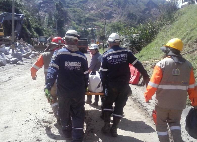 Murió operario de retroexcavadora en derrumbe de la autopista Medellín- Bogotá