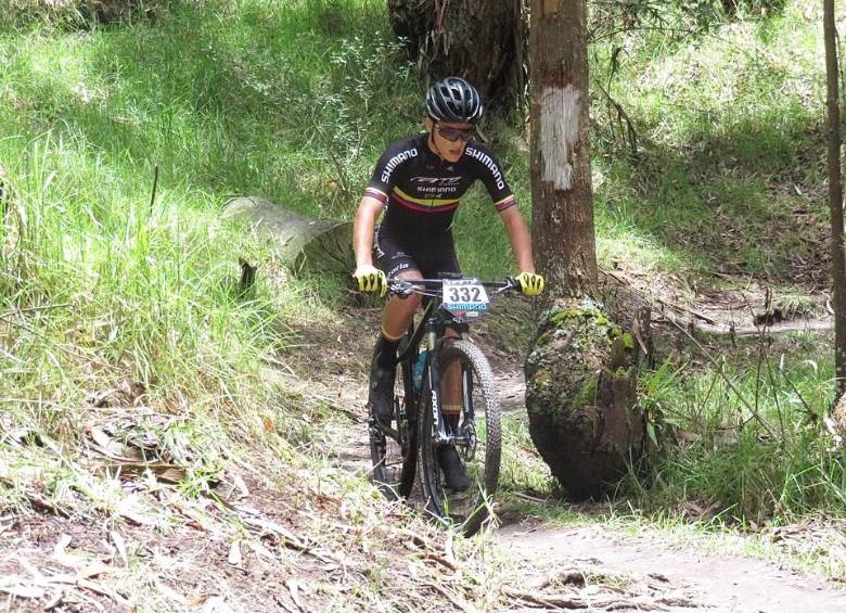 En la competencia júnior del Mundial de MTB participaron 72 pilotos. El antioqueño Bedoya sigue progresando. FOTO team gw