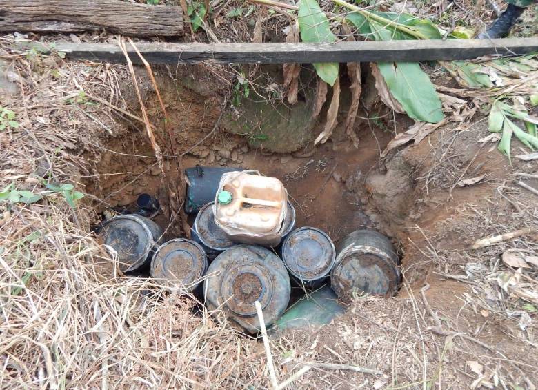 Los explosivos se encontraban enterrados. FOTO CORTESÍA EJÉRCITO