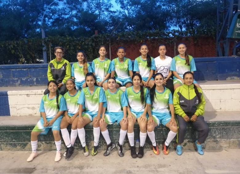 Evelyn Caro, quien juega de arquera, participa por segunda vez en los Juegos Departamentales. FOTO Cortesía INDER
