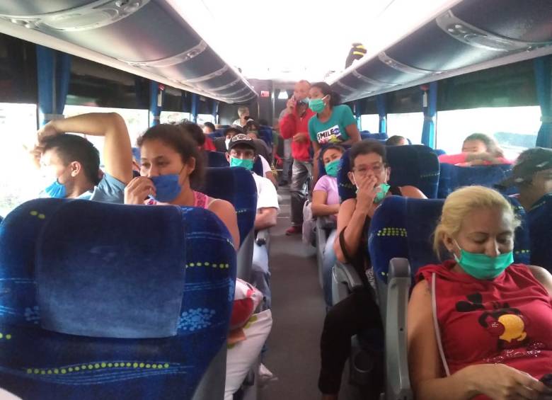 El primer grupo de extranjeros salió de la terminal del norte este martes. FOTO CORTESÍA