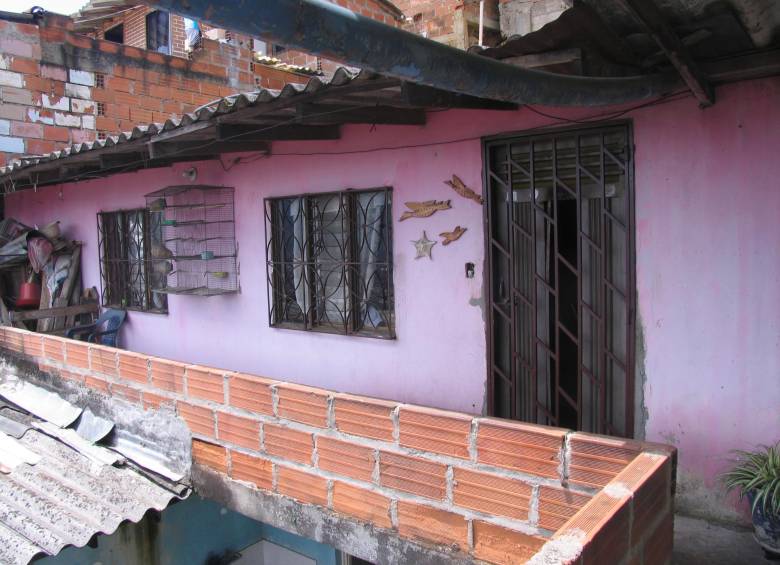 En esta vivienda de la comuna 1 ocurrió el brutal asesinato de Beatriz Omaira Cano (65 años) FOTO ARCHIVO (RODRIGO MARTÍNEZ Q´HUBO MEDELLÍN)