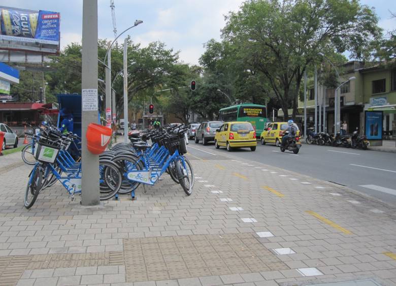 El sistema de bicicletas públicas Encicla tiene estaciones en varias universidades de la ciudad. Llama la atención que Eafit no tenga. FOTO DANIEL PALACIO