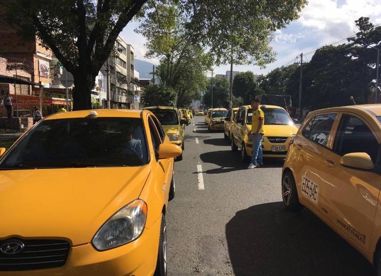Por paro de taxistas, evacúan Palacio de Justicia en La Alpujarra