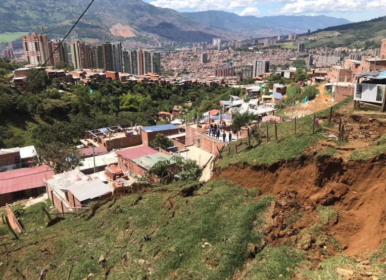 Seis viviendas evacuadas por fallas en el terreno y unas 30 personas autoalbergadas en casas de familias y amigos. FOTO: Julio Cesar Herrera.