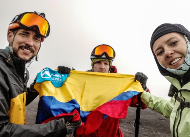Retornaron a la cumbre del Nevado del Ruiz