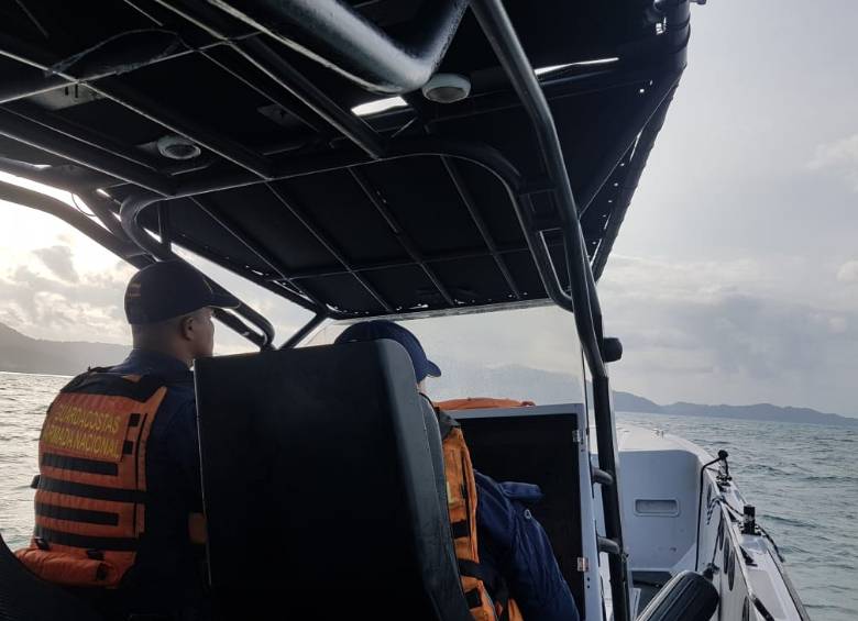 La Armada Nacional desplegó operaciones, en el Choco, para proteger a la comunidad. FOTO: Colprensa. 