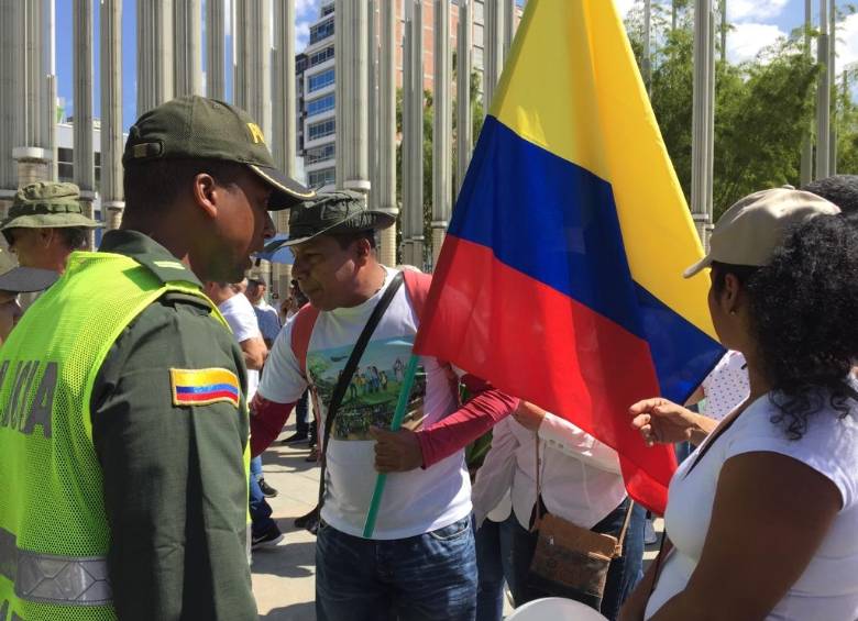 Veteranos de las Fuerzas Militares hicieron plantón en el Parque de las Luces