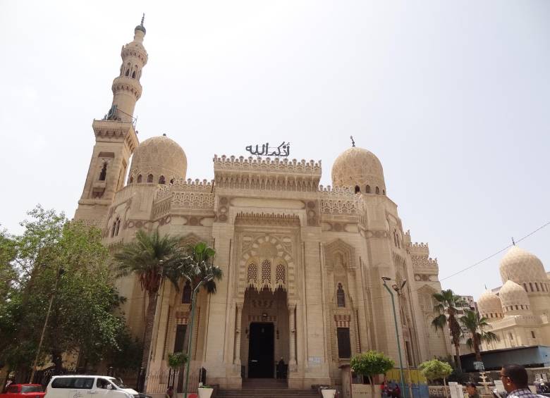 Fachada se la mezquita Abu al-Abbas al-Mursi, en Alejandría, Egipto. Foto: cortesía Claudia Arbeláez.