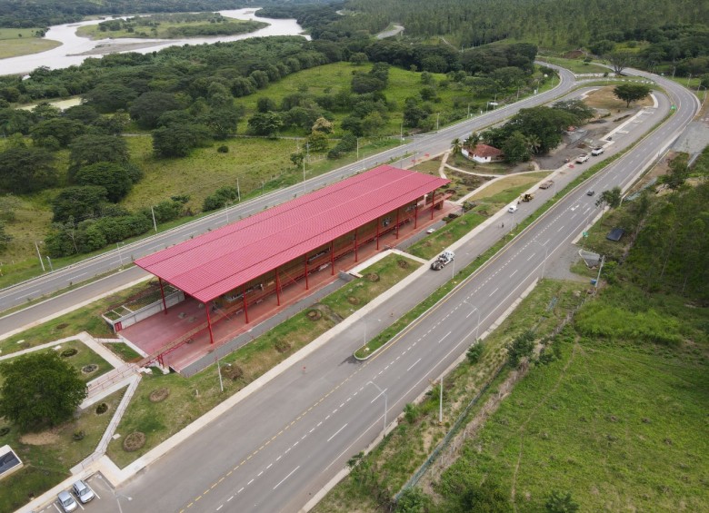 El proyecto Autopista Conexión Pacífico 2 conectará el centro del país con Antioquia, la zona cafetera y el Pacífico colombiano. FOTO: PRESIDENCIA