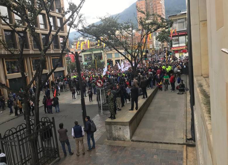La Policía ha tenido que intervenir para evitar riñas. FOTO SERGIO CORREA