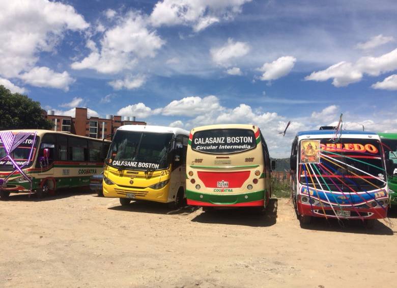 La protesta afecta la movilidad en barrios como Juan XXIII, Blanquizal, Calasanz, La Soledad, Santa Lucía y El Pesebre. FOTO CORTESÍA GABRIEL VILLA
