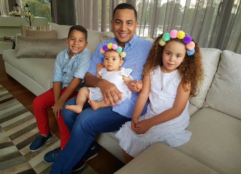Pipe Peláez y sus hijos. FOTO Cortesía
