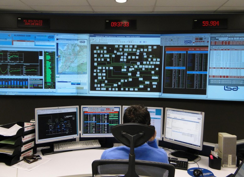 Así es hoy la sala de operaciones desde donde XM, filial de ISA, monitorea en tiempo real el Sistema Interconectado Nacional (SIN).