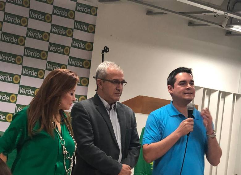 En la foto los precandidatos Beatriz Rave, Luis Miguel Úsuga y Jaime Cuartas. Foto: Cortesía