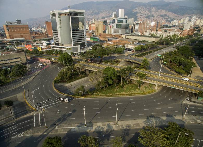 La cuarentena ha dejado las calles vacías. Las cajas de compensación familiar lo asesoran sobre el subsidio al desempleo, en caso de quedar cesante en esta época. Foto Juan Antonio Sánchez