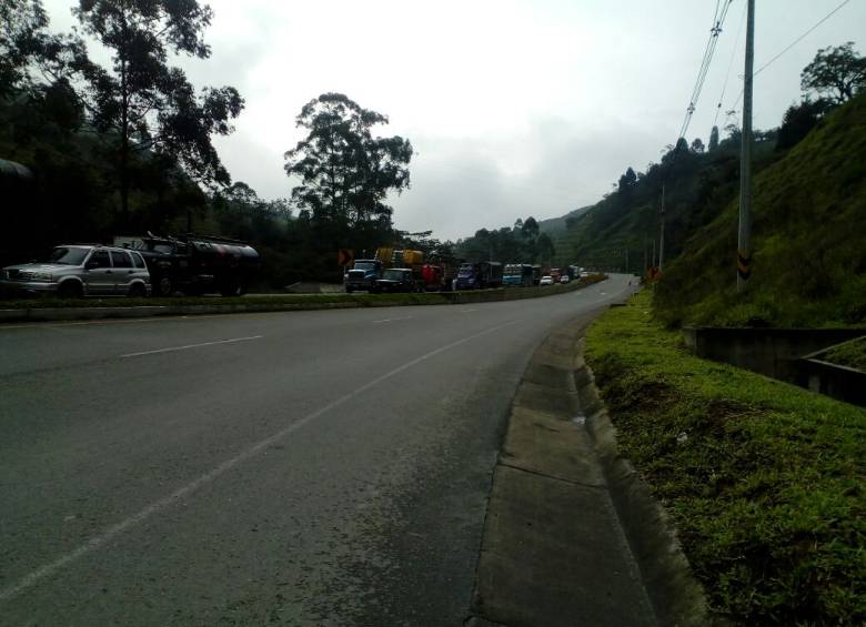 Paso entre Medellín y el suroeste antioqueño amaneció cerrado por deslizamientos