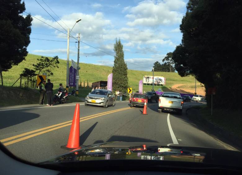 Los tacos son constantes del aeropuerto a Medellín, además se han registrado varios accidentes. FOTO el colombiano