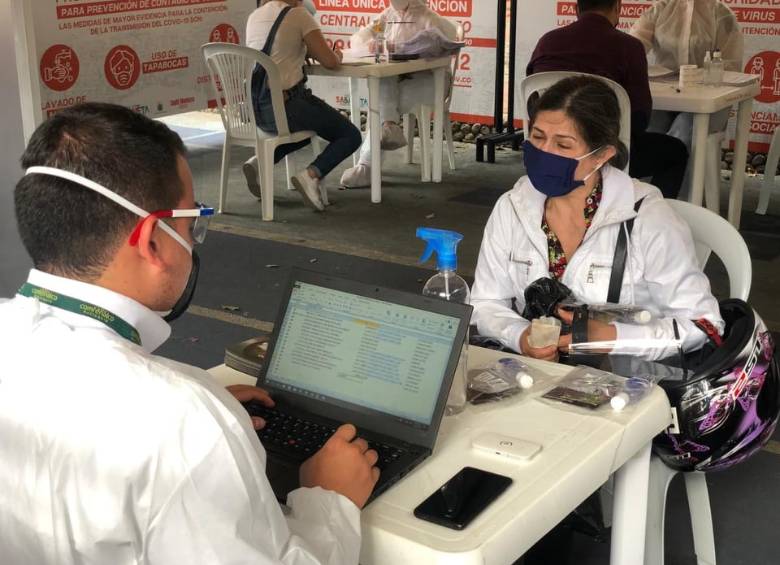 En Sabaneta (imagen) y en Itagüí las personas sin afiliación a salud pueden practicarse pruebas gratis de covid-19. FOTO CORTESÍA