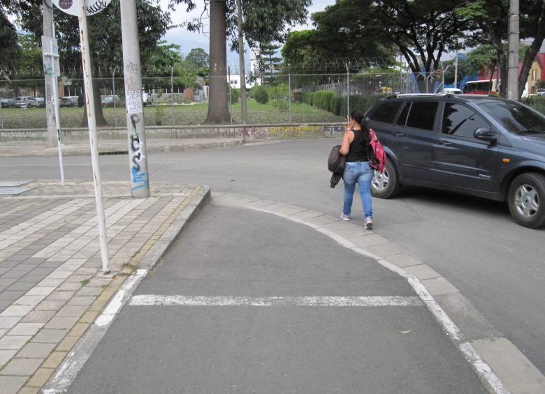La ciclorruta inconclusa en el sector de Ciudad del Río que no lleva a ninguna parte. FOTO DANIEL PALACIO