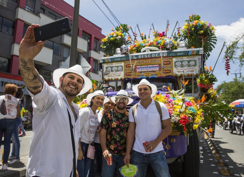 Desfile de chivas en la feria de las flores. Foto: Edwin Bustamante Restrepo