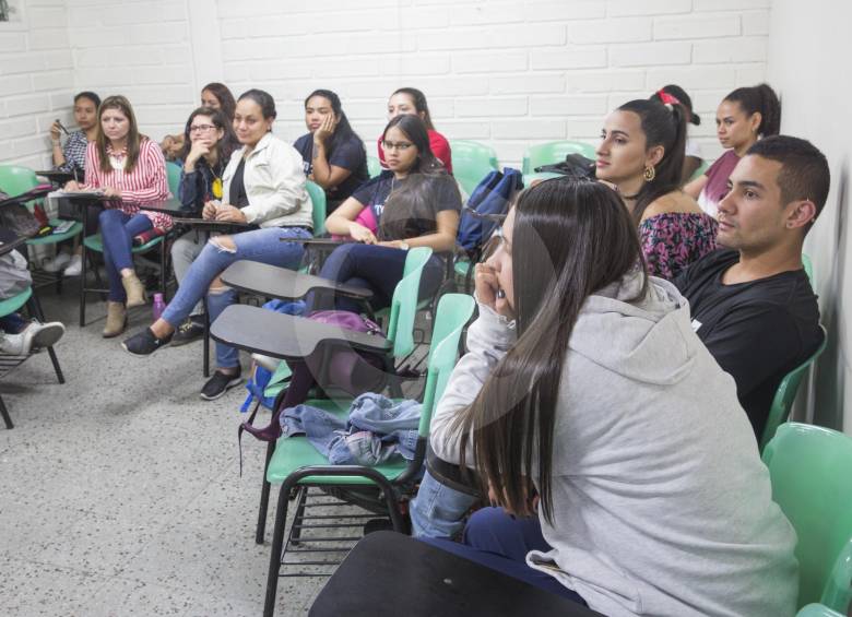 Son, por lo menos, cinco mil pilos que aún no reciben los recursos, denuncian los líderes estudiantiles. FOTO Edwin bustamante