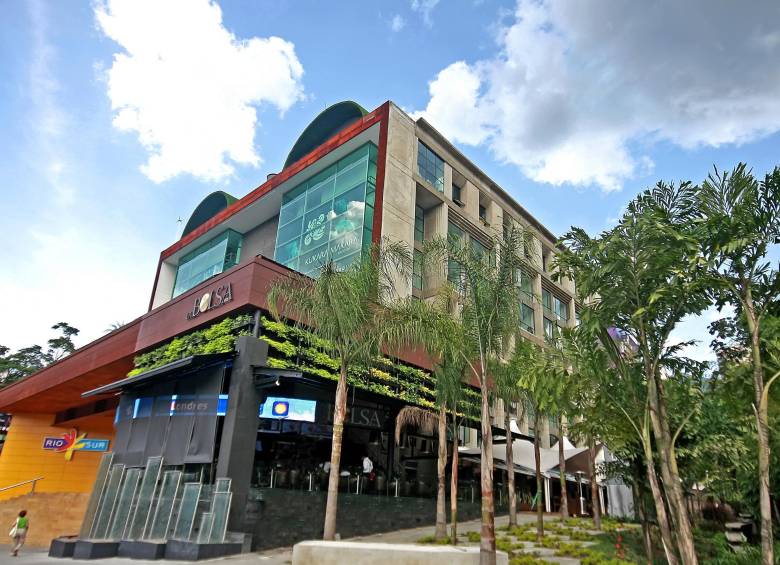La diligencia de registro y allanamiento se realizó en el local 418 del centro comercial Río Sur. FOTO ARCHIVO