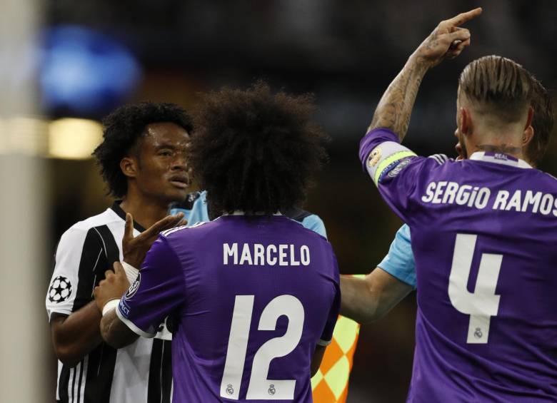 Ramos recibe críticas por exagerar empujón de Cuadrado