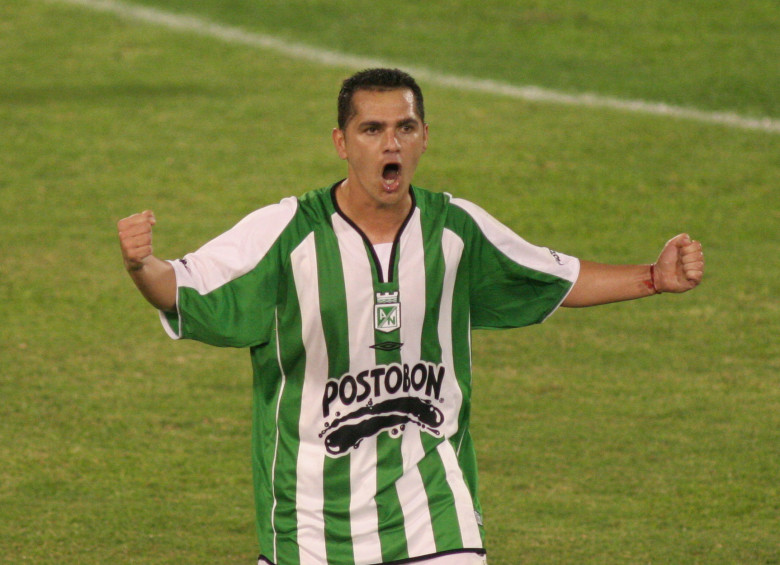 Vistieron las dos camisetas: Huracán 