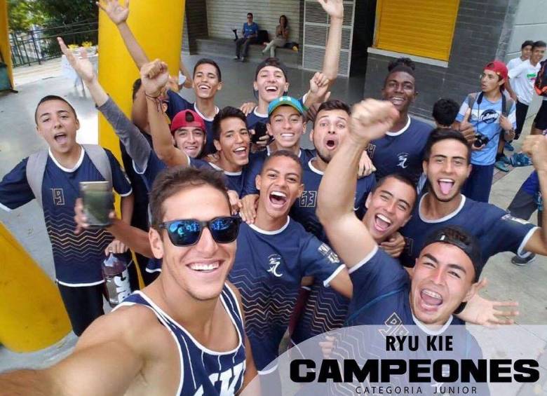 La selfie de los campeones del torneo nacional juvenil. FOTO cortesía facebook club kie