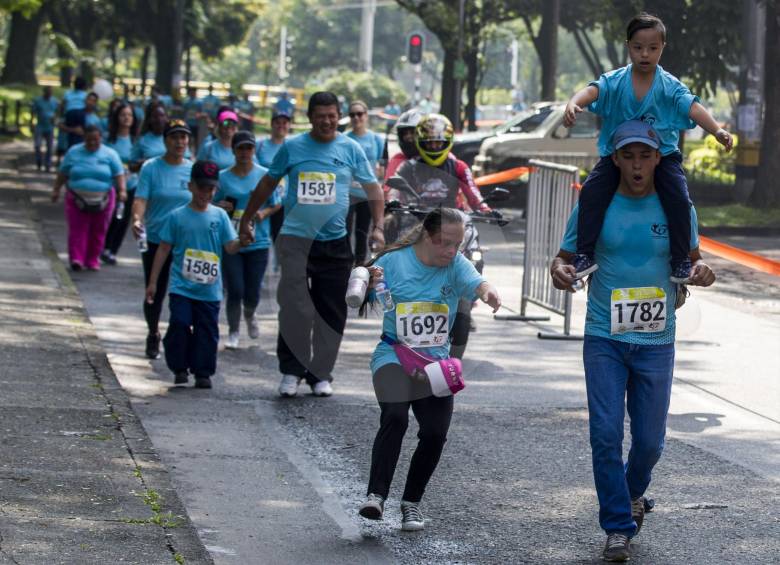 La tradicional carrera se celebró con un recorrido de 3k y 10k por el sector de la estación Estadio. FOTOs julio César herrera