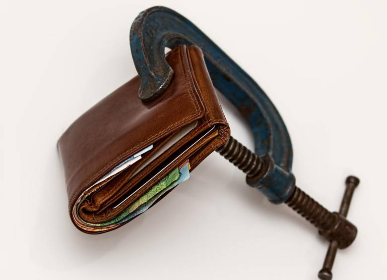 El aumento del salario mínimo se decretó en 6%, mientras que el alza de los precios durante el año pasado se estableció en 3,8%, según el Dane.