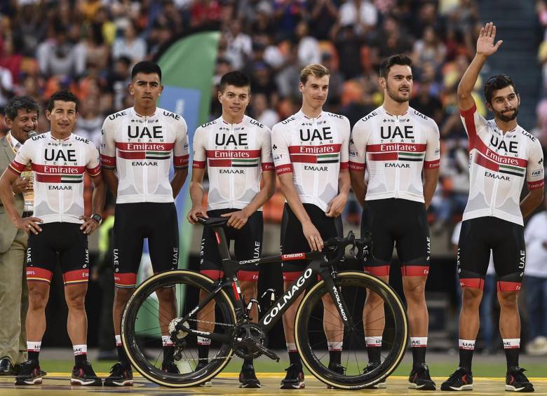 Fernando Gaviria junto a sus compañeros de equipo. FOTO AFP