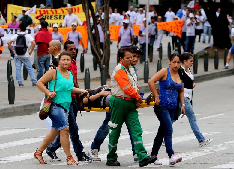 Cuando la marcha llegó a la avenida Oriental sonaron los primeros petardos y se produjeron incidentes.