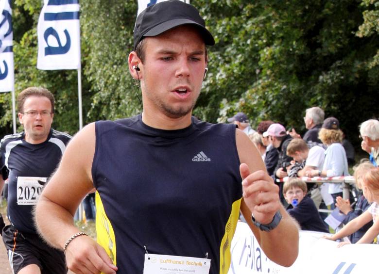 La Fiscalía de Düsseldorf investiga en Alemania los posibles motivos del copiloto Andreas Lubitz para estrellar el avión de Germanwings. FOTO AP