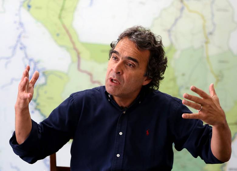 La Procuraduría General de la Nación formuló pliego de cargos en contra del Gobernador de Antioquia, Sergio Fajardo, por presuntas irregularidades en la entrega de un título minero. FOTO JULIO CÉSAR HERRERA