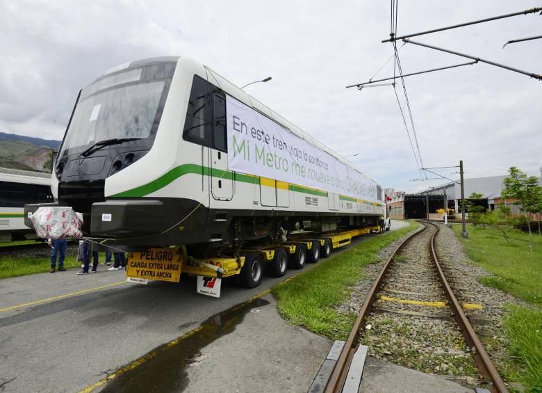 8.300 kms, desde España, fue el recorrido del último de los 22 trenes que llegó a la ciudad. FOTO cortesía metro de medellín