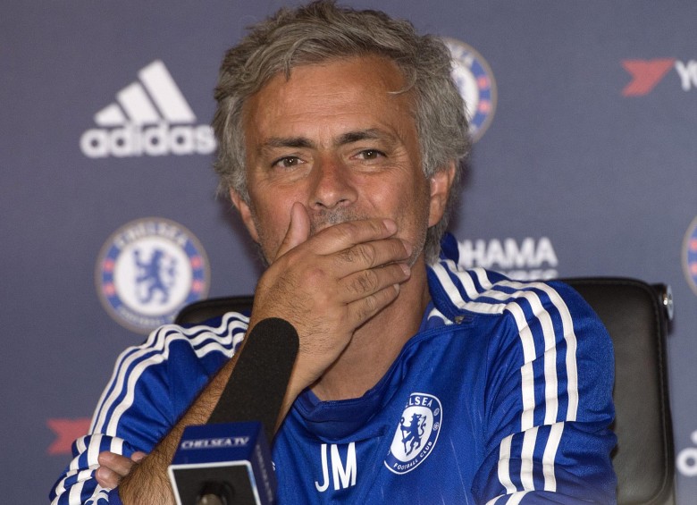 El entrenador del Chelsea, el portugués José Mourinho, ha señalado a siete futbolistas de la primera plantilla. FOTO REUTERS
