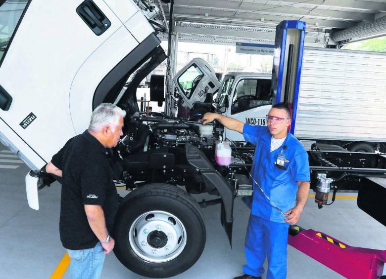 Con su servicio personalizado, los propietarios o conductores pueden ver, de primera mano, las reparaciones que realizan los técnicos.