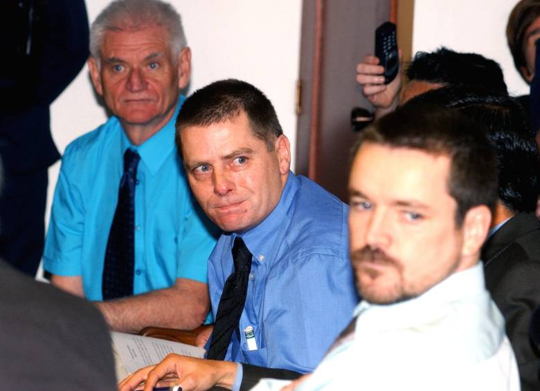 Los irlandeses James Monaghan, Niall Connolly y Martin McCauley durante una audiencia pública en 2001, mientras eran acusados. FOTO Archivo El Colombiano