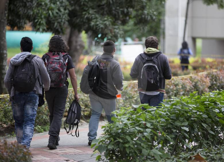 Imagen de referencia: estudiantes universitarios. FOTO ARCHIVO