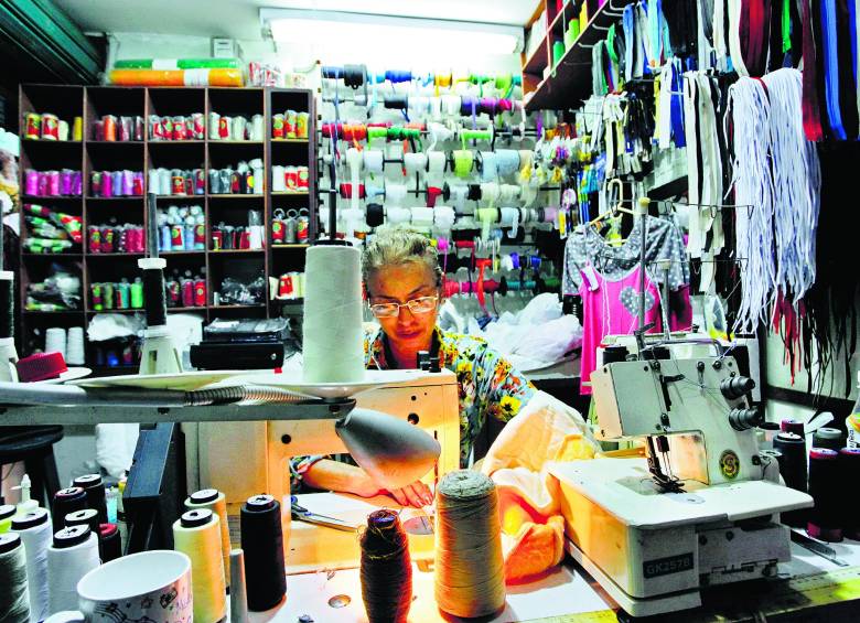 Frente a las mediciones del Departamento Nacional de Estadísticas que prueban que el desempleo en Medellín y el Valle de Aburrá se mantiene al alza, la Alcaldía saca sus propias cuentas y mediciones para afirmar que el empleo va en ascenso. FOTO Henry Agudelo.