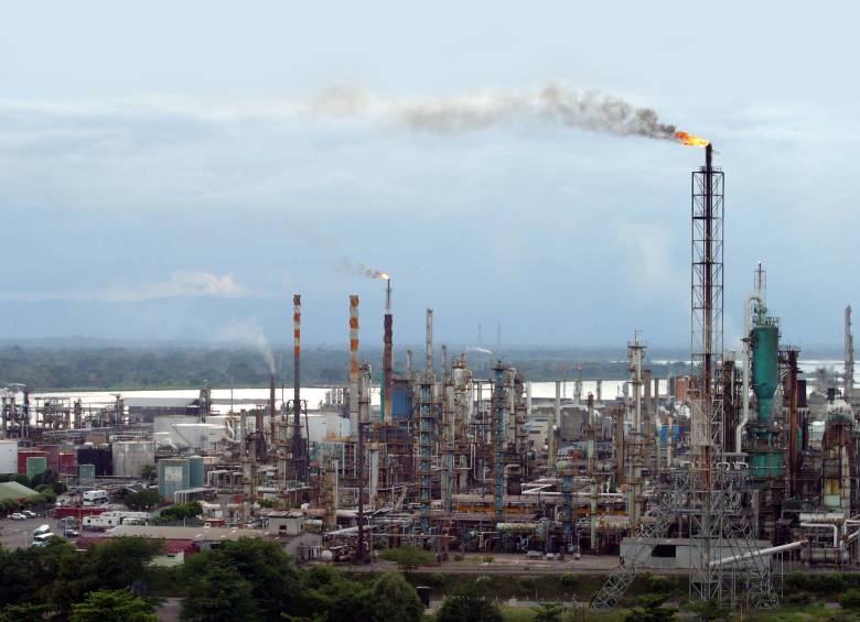 Causas y efectos de un petróleo que ahora vale menos