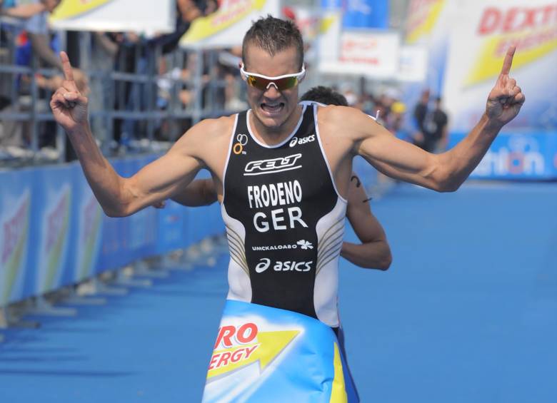 Jan Frodeno, campeón olímpico de triatlón, uno de los deportistas ingeniosos en casa. FOTO AFP