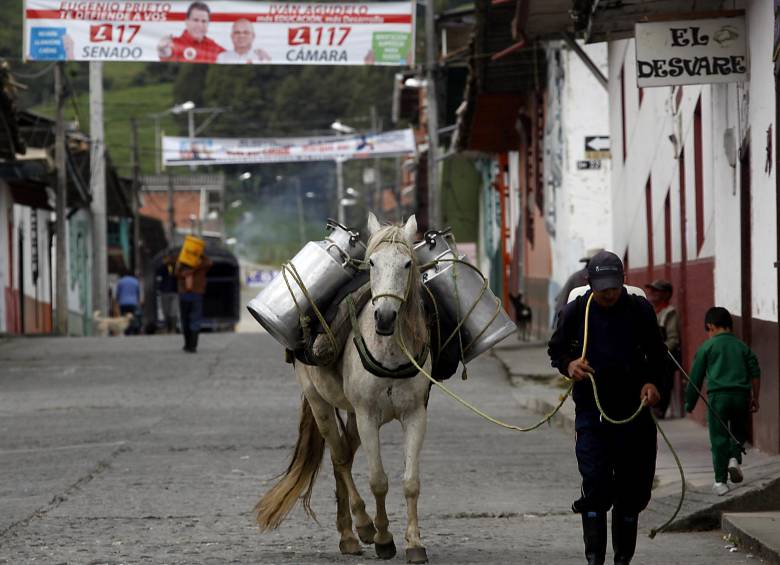 Un grupo de periodistas está viajando a las nueve subregiones con el fin de tomarle el pulso electoral a los municipios. En la fotografía: San José de la Montaña FOTO donaldo zuluaga 