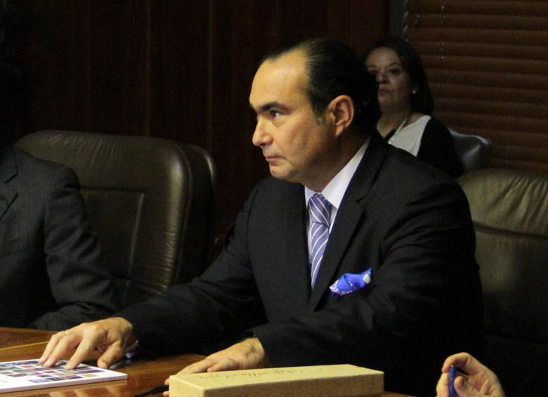 El presidente de la Corte Constitucional, Jorge Petrelt, también demandará por falsa denuncia a su colega de corporación Mauricio González. FOTO COLPRENSA